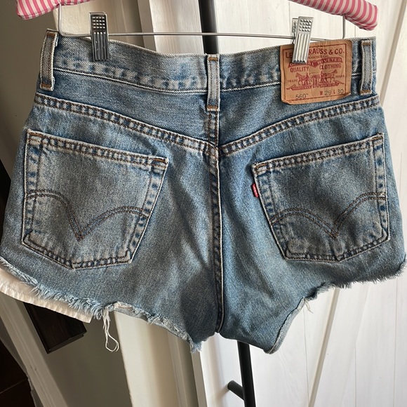 Levi’s 560 Comfort Fit Cut off Shorts - Picture 2 of 2